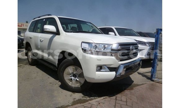 اشتري Imported Toyota Land Cruiser White سيارة في Import - Dubai في Maseru اشتري Imported Toyota Land Cruiser White سيارة في Import - Dubai في Maseru