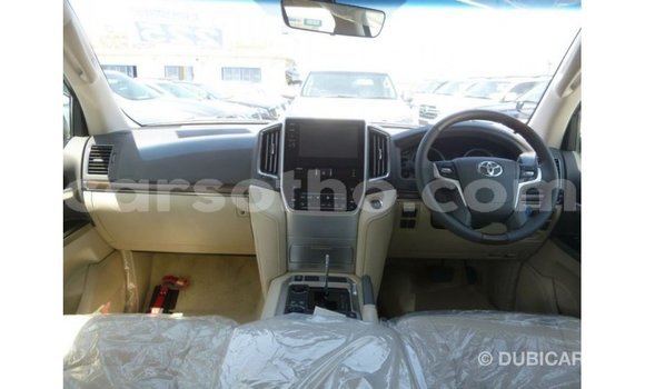 اشتري Imported Toyota Land Cruiser White سيارة في Import - Dubai في Maseru اشتري Imported Toyota Land Cruiser White سيارة في Import - Dubai في Maseru