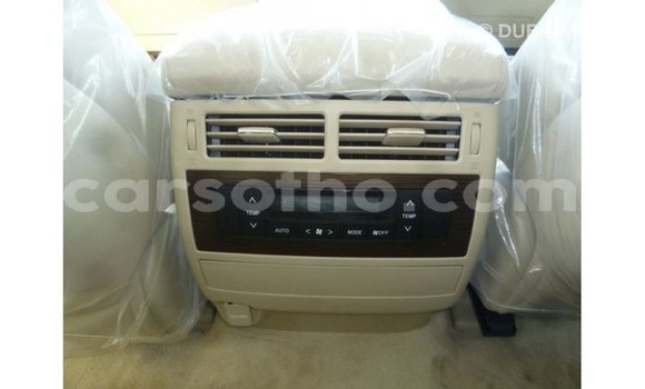 اشتري Imported Toyota Land Cruiser White سيارة في Import - Dubai في Maseru اشتري Imported Toyota Land Cruiser White سيارة في Import - Dubai في Maseru