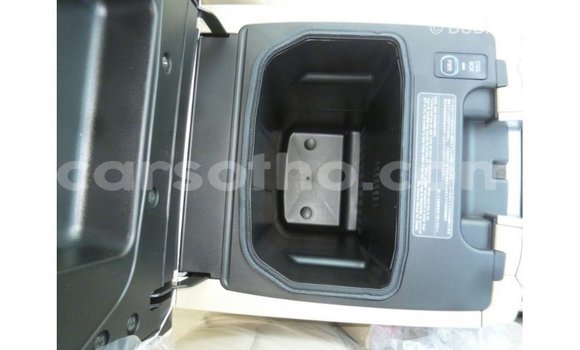 اشتري Imported Toyota Land Cruiser White سيارة في Import - Dubai في Maseru اشتري Imported Toyota Land Cruiser White سيارة في Import - Dubai في Maseru