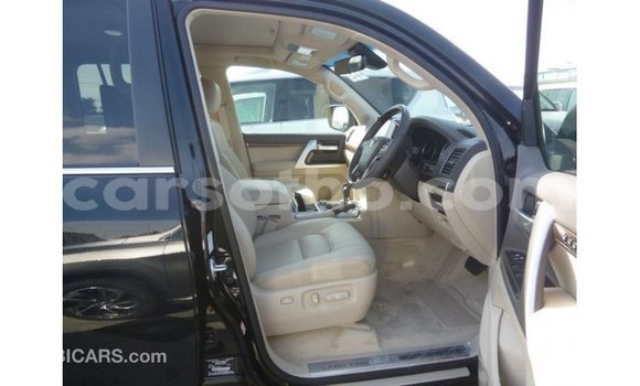 Buy Import Toyota Land Cruiser Black Car in Import - Dubai in Maseru Buy Import Toyota Land Cruiser Black Car in Import - Dubai in Maseru