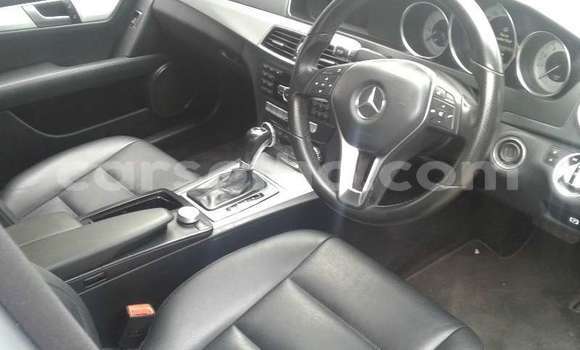 Acheter Occasion Voiture Mercedes-Benz C–Class Gris à Maseru, Maseru Acheter Occasion Voiture Mercedes-Benz C–Class Gris à Maseru, Maseru