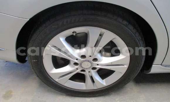 Acheter Occasion Voiture Mercedes-Benz C–Class Gris à Maseru, Maseru Acheter Occasion Voiture Mercedes-Benz C–Class Gris à Maseru, Maseru