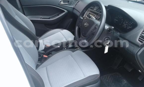 Acheter Occasion Voiture Hyundai i30 Blanc à Maseru, Maseru Acheter Occasion Voiture Hyundai i30 Blanc à Maseru, Maseru