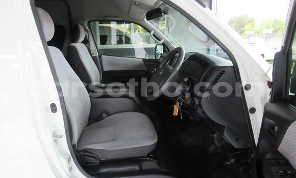 Acheter Occasion Voiture Toyota 4Runner Blanc à Maseru, Maseru Acheter Occasion Voiture Toyota 4Runner Blanc à Maseru, Maseru