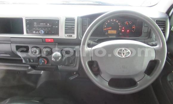 Acheter Occasion Voiture Toyota 4Runner Blanc à Maseru, Maseru Acheter Occasion Voiture Toyota 4Runner Blanc à Maseru, Maseru