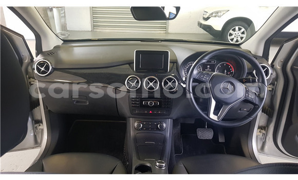 Acheter Occasion Voiture Mercedes-Benz B-klasse Gris à Maseru, Maseru Acheter Occasion Voiture Mercedes-Benz B-klasse Gris à Maseru, Maseru