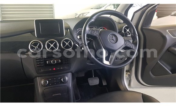 Acheter Occasion Voiture Mercedes-Benz B-klasse Gris à Maseru, Maseru Acheter Occasion Voiture Mercedes-Benz B-klasse Gris à Maseru, Maseru