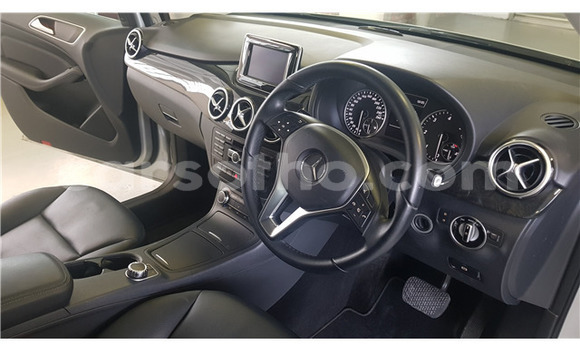 Acheter Occasion Voiture Mercedes-Benz B-klasse Gris à Maseru, Maseru Acheter Occasion Voiture Mercedes-Benz B-klasse Gris à Maseru, Maseru