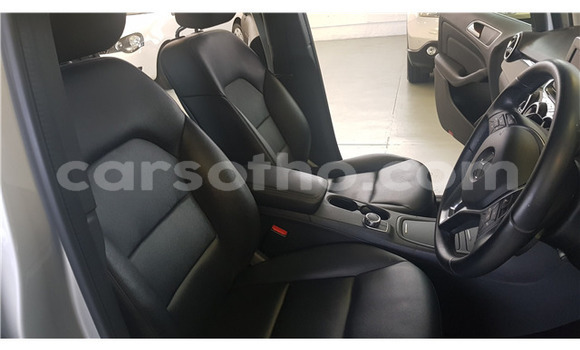 Acheter Occasion Voiture Mercedes-Benz B-klasse Gris à Maseru, Maseru Acheter Occasion Voiture Mercedes-Benz B-klasse Gris à Maseru, Maseru