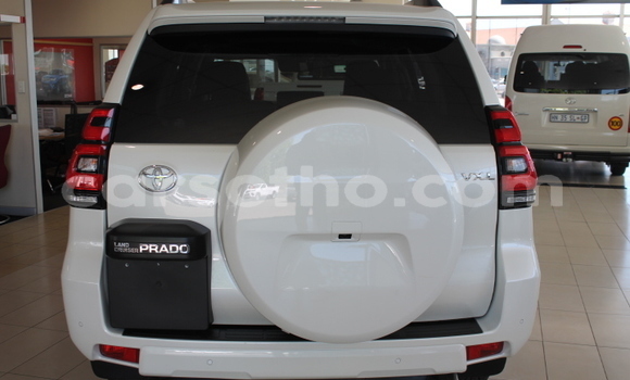 Buy Used Toyota Prado White Car in Mohale's Hoek in Mohale's Hoek Buy Used Toyota Prado White Car in Mohale's Hoek in Mohale's Hoek