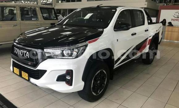Buy Used Toyota Hilux White Car in Maseru in Maseru Buy Used Toyota Hilux White Car in Maseru in Maseru