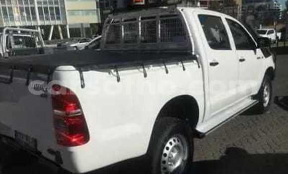 Buy Used Toyota Hilux White Car in Maseru in Maseru Buy Used Toyota Hilux White Car in Maseru in Maseru