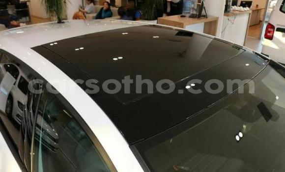 Buy Used Volkswagen Golf R White Car in Maseru in Maseru Buy Used Volkswagen Golf R White Car in Maseru in Maseru