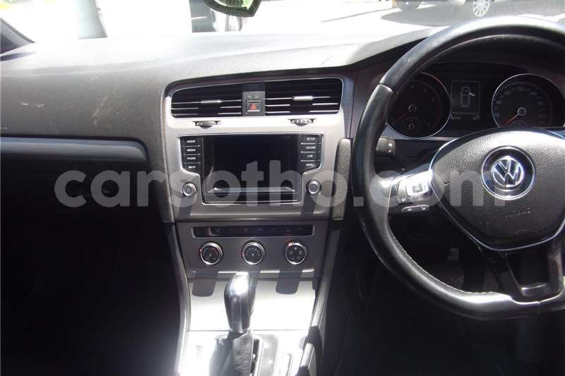 Big with watermark vw golf hatch golf vii 1 4 tsi comfortline dsg 2014 id 62094228 type main