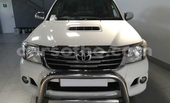 Acheter Occasion Voiture Toyota Hilux Blanc à Maputsoa, Leribe Acheter Occasion Voiture Toyota Hilux Blanc à Maputsoa, Leribe