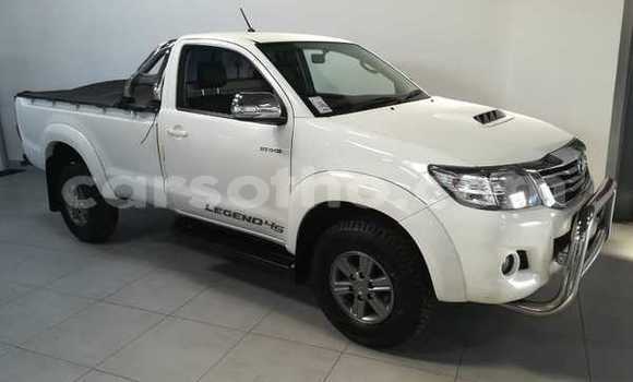 Acheter Occasion Voiture Toyota Hilux Blanc à Maputsoa, Leribe Acheter Occasion Voiture Toyota Hilux Blanc à Maputsoa, Leribe