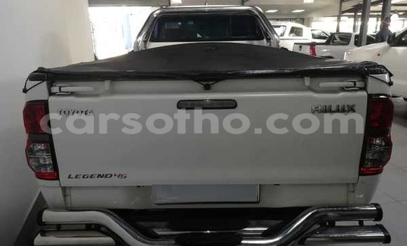 Acheter Occasion Voiture Toyota Hilux Blanc à Maputsoa, Leribe Acheter Occasion Voiture Toyota Hilux Blanc à Maputsoa, Leribe
