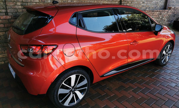 Sayi Na hannu Renault Clio Red Mota in Maseru a Maseru Sayi Na hannu Renault Clio Red Mota in Maseru a Maseru