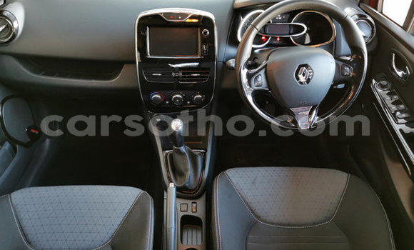 Sayi Na hannu Renault Clio Red Mota in Maseru a Maseru Sayi Na hannu Renault Clio Red Mota in Maseru a Maseru