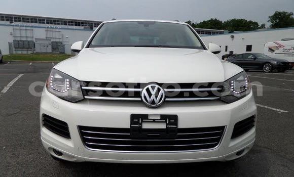 اشتري مستعمل Volkswagen Touareg White سيارة في Mafeteng في Mafeteng اشتري مستعمل Volkswagen Touareg White سيارة في Mafeteng في Mafeteng