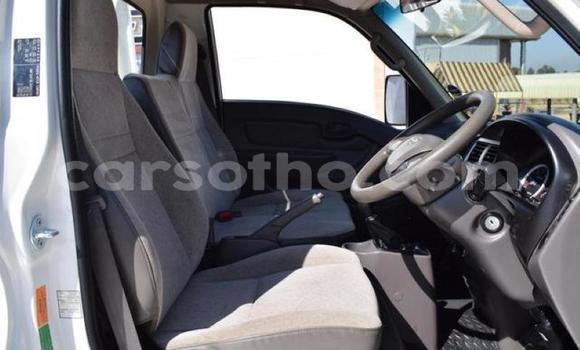 Acheter Occasion Utilitaire Hyundai H200 Blanc à Maseru, Maseru Acheter Occasion Utilitaire Hyundai H200 Blanc à Maseru, Maseru