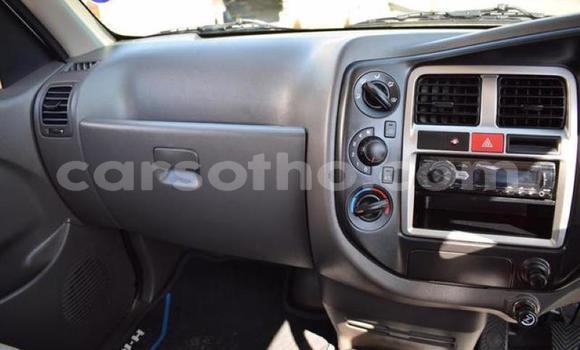 Acheter Occasion Utilitaire Hyundai H200 Blanc à Maseru, Maseru Acheter Occasion Utilitaire Hyundai H200 Blanc à Maseru, Maseru