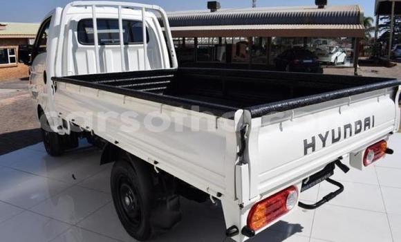 Acheter Occasion Utilitaire Hyundai H200 Blanc à Maseru, Maseru Acheter Occasion Utilitaire Hyundai H200 Blanc à Maseru, Maseru