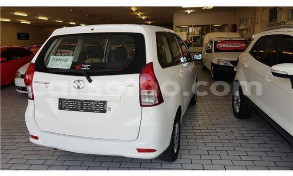 Sayi Na hannu Toyota Avanza White Mota in Maseru a Maseru Sayi Na hannu Toyota Avanza White Mota in Maseru a Maseru