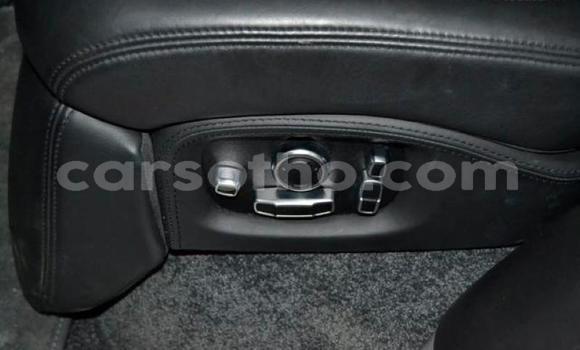 Buy Used Land Rover Range Rover Black Car in Mohale's Hoek in Mohale's Hoek Buy Used Land Rover Range Rover Black Car in Mohale's Hoek in Mohale's Hoek