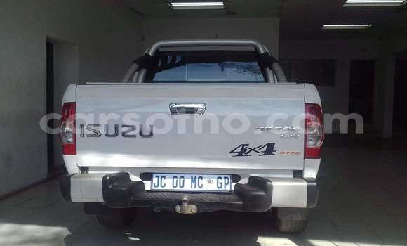 Sayi Na hannu Isuzu KB White Mota in Butha Buthe a Butha-Buthe Sayi Na hannu Isuzu KB White Mota in Butha Buthe a Butha-Buthe