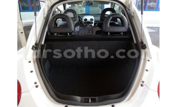 اشتري Imported Volkswagen Beetle White سيارة في Import - Dubai في Maseru اشتري Imported Volkswagen Beetle White سيارة في Import - Dubai في Maseru