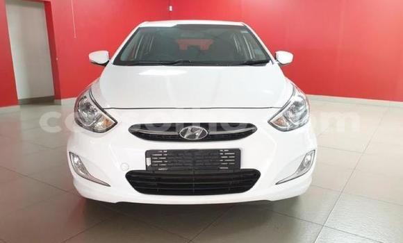 Buy Used Hyundai Accent White Car in Maputsoa in Leribe Buy Used Hyundai Accent White Car in Maputsoa in Leribe