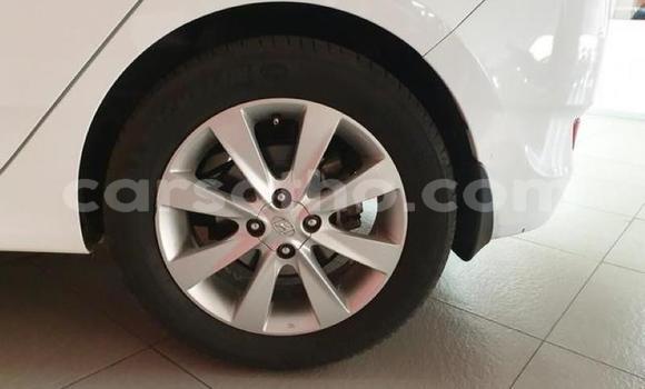 Buy Used Hyundai Accent White Car in Maputsoa in Leribe Buy Used Hyundai Accent White Car in Maputsoa in Leribe