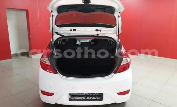 Buy Used Hyundai Accent White Car in Maputsoa in Leribe Buy Used Hyundai Accent White Car in Maputsoa in Leribe
