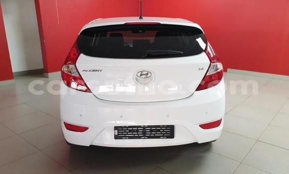 Buy Used Hyundai Accent White Car in Maputsoa in Leribe Buy Used Hyundai Accent White Car in Maputsoa in Leribe