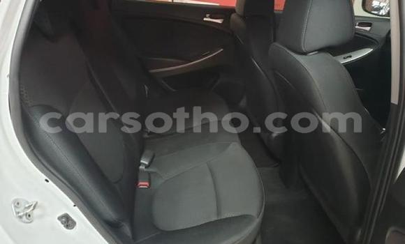 Buy Used Hyundai Accent White Car in Maputsoa in Leribe Buy Used Hyundai Accent White Car in Maputsoa in Leribe