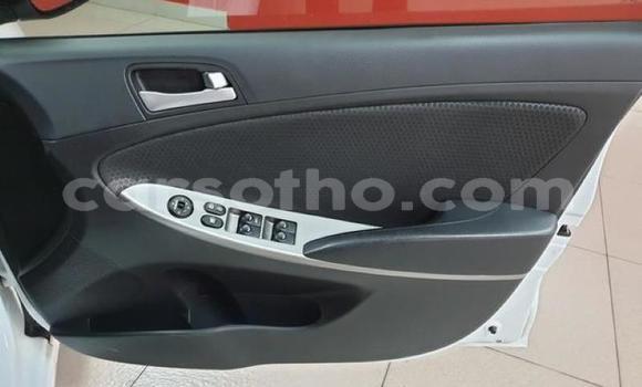 Buy Used Hyundai Accent White Car in Maputsoa in Leribe Buy Used Hyundai Accent White Car in Maputsoa in Leribe