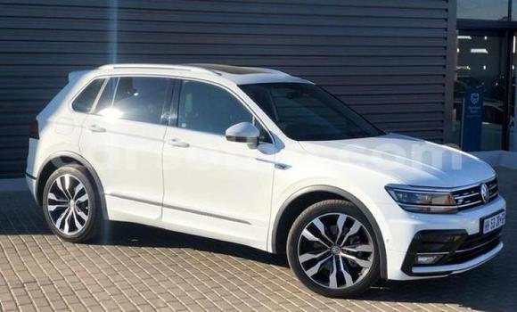 Buy Used Volkswagen Tiguan White Car in Maseru in Maseru Buy Used Volkswagen Tiguan White Car in Maseru in Maseru
