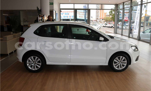 Acheter Occasion Voiture Volkswagen Polo Blanc à Maputsoe, Leribe Acheter Occasion Voiture Volkswagen Polo Blanc à Maputsoe, Leribe
