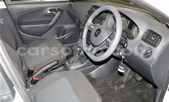 Acheter Occasion Voiture Volkswagen Polo Blanc à Maputsoe, Leribe Acheter Occasion Voiture Volkswagen Polo Blanc à Maputsoe, Leribe