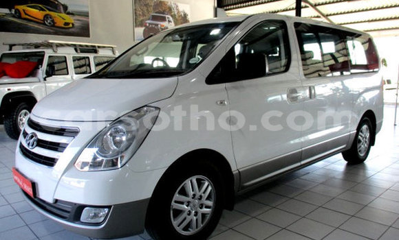 Acheter Occasion Voiture Hyundai H1 Blanc à Mafeteng, Mafeteng Acheter Occasion Voiture Hyundai H1 Blanc à Mafeteng, Mafeteng