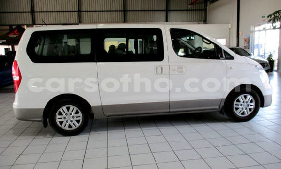 Acheter Occasion Voiture Hyundai H1 Blanc à Mafeteng, Mafeteng Acheter Occasion Voiture Hyundai H1 Blanc à Mafeteng, Mafeteng