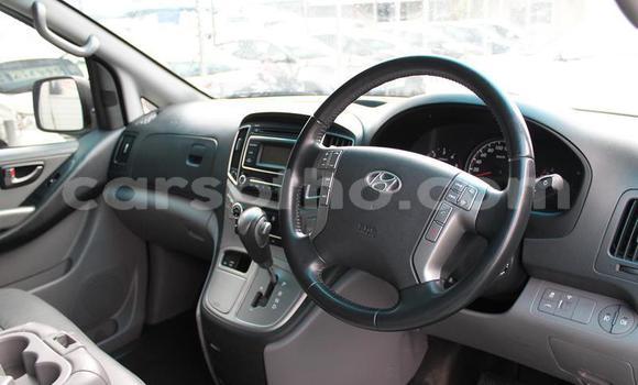 Acheter Occasion Voiture Hyundai H1 Blanc à Mafeteng, Mafeteng Acheter Occasion Voiture Hyundai H1 Blanc à Mafeteng, Mafeteng