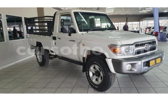Buy Used Toyota Land Cruiser White Car in Maseru in Maseru Buy Used Toyota Land Cruiser White Car in Maseru in Maseru