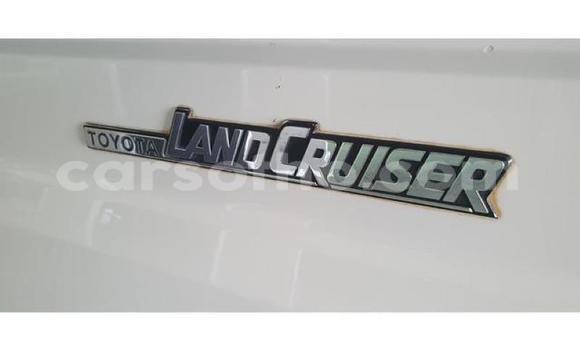 Buy Used Toyota Land Cruiser White Car in Maseru in Maseru Buy Used Toyota Land Cruiser White Car in Maseru in Maseru