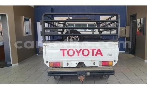 Buy Used Toyota Land Cruiser White Car in Maseru in Maseru Buy Used Toyota Land Cruiser White Car in Maseru in Maseru