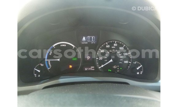 Sayi Imported Lexus RX White Mota in Import - Dubai a Maseru Sayi Imported Lexus RX White Mota in Import - Dubai a Maseru