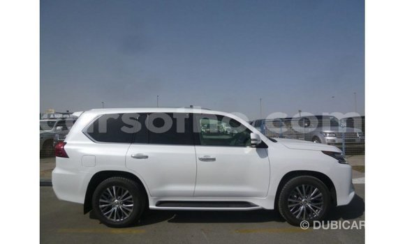 Sayi Imported Lexus LX White Mota in Import - Dubai a Maseru Sayi Imported Lexus LX White Mota in Import - Dubai a Maseru