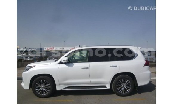 Sayi Imported Lexus LX White Mota in Import - Dubai a Maseru Sayi Imported Lexus LX White Mota in Import - Dubai a Maseru